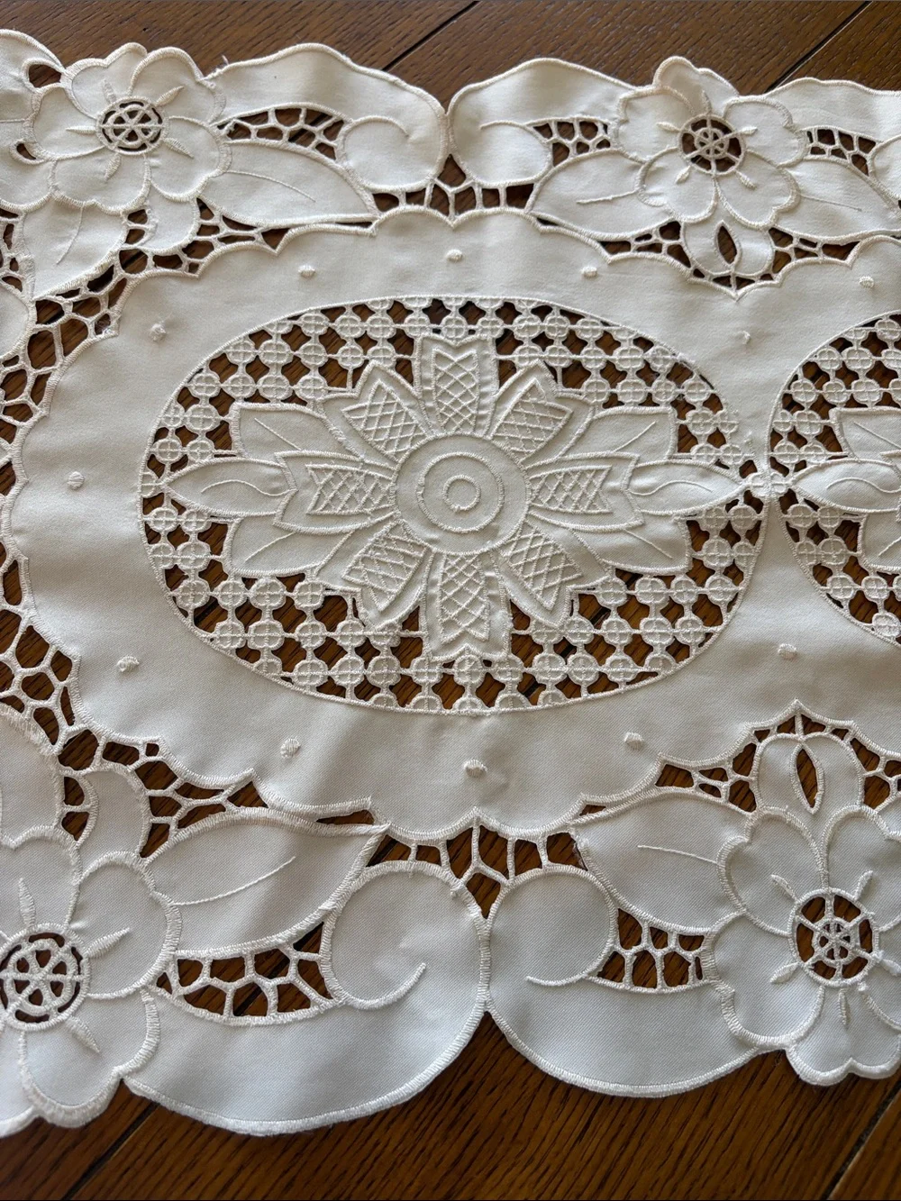 Vintage Cream Embroidered Table Runner